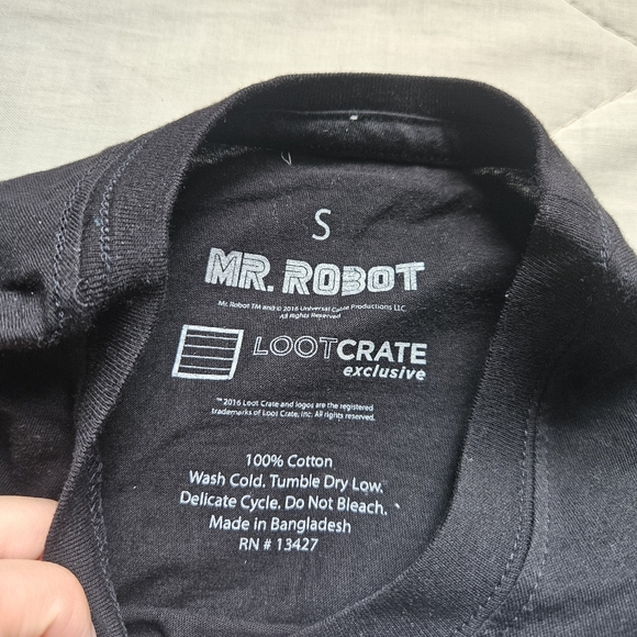 Mr. Robot f society Graphic T-shirt Lootcrate Exclusive 100% Cotton Women Small - Picture 2 of 4